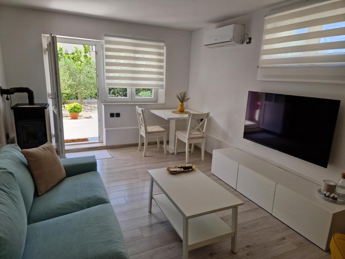 Apartman Jurjevic Krk Town Buitenkant foto